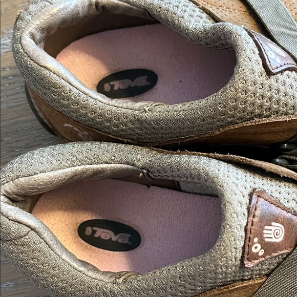 Teva Shay Chestnut Brown and Tan Slip On Shoes Size 6.5 - Picture 6 of 7